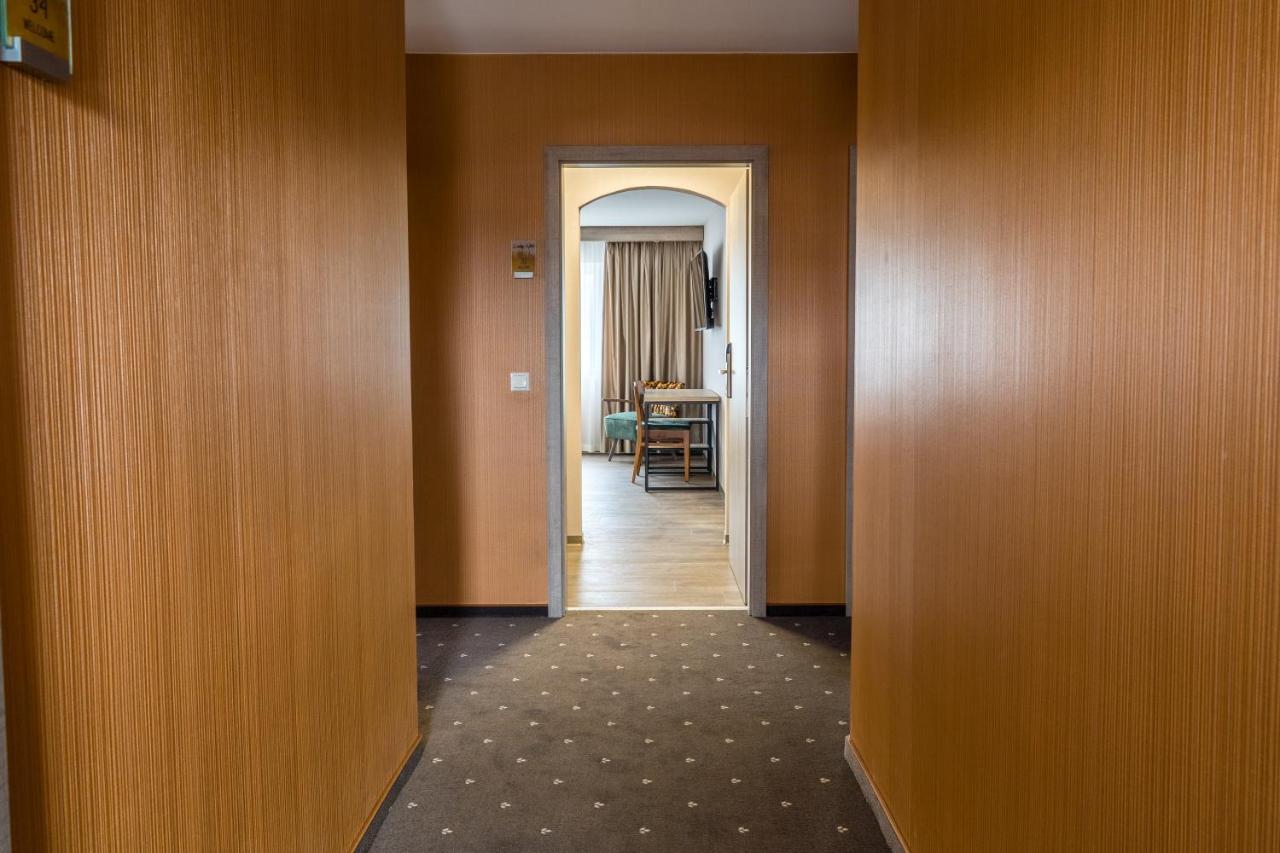 Liebig Hotel Ehringshausen Экстерьер фото