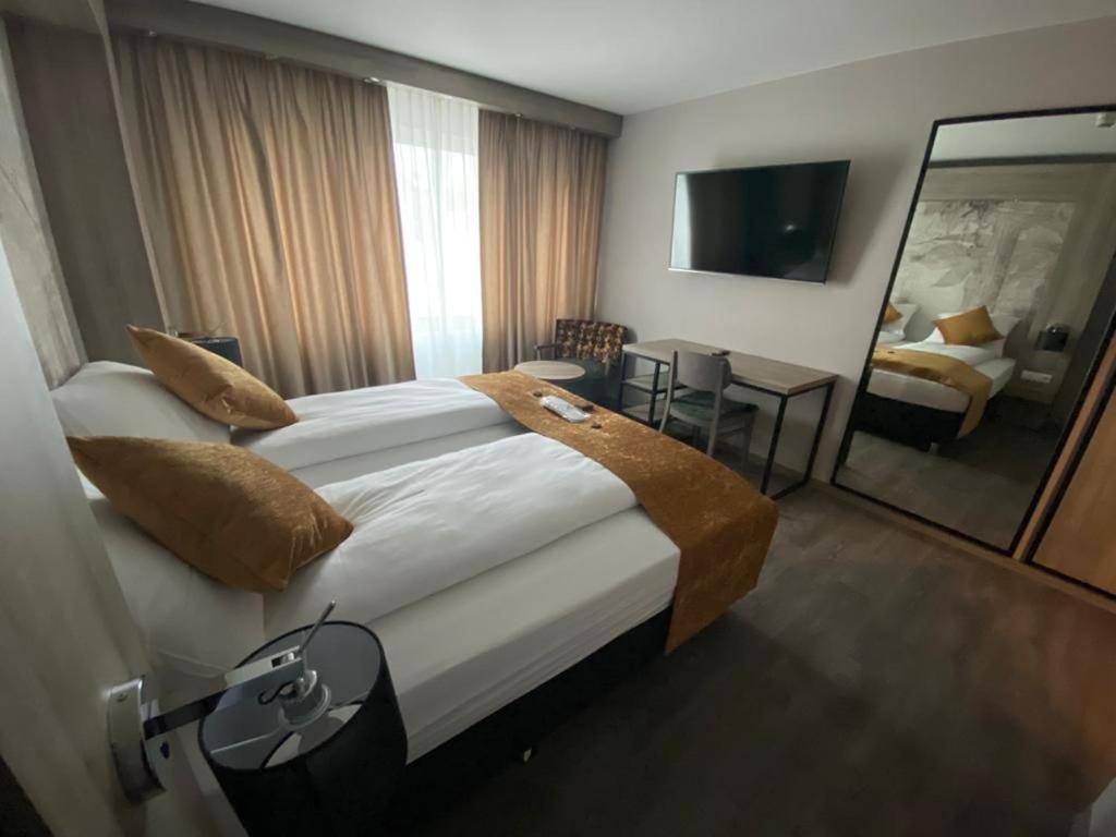 Liebig Hotel Ehringshausen Экстерьер фото